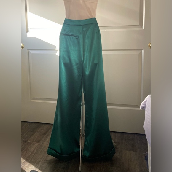 Elegant Green Satin Flare Pants - Picture 3 of 7